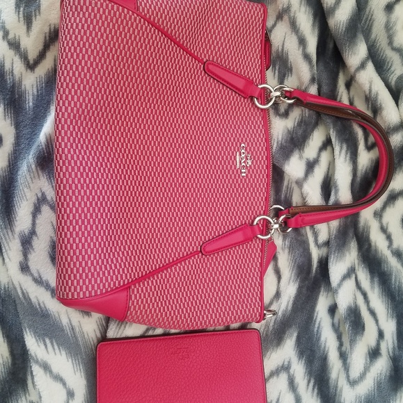 Coach Handbags - Authentic coach purse NEW